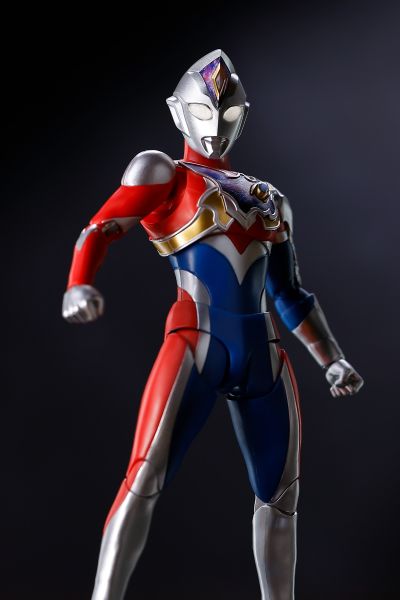 S.H.Figuarts 德凯奥特曼 闪亮型