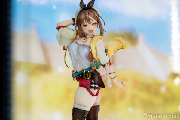 莱莎的炼金工房:常暗女王与秘密藏身处 莱莎琳・斯托特