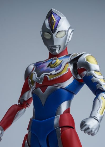 S.H.Figuarts 德凯奥特曼 闪亮型