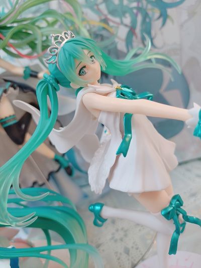 超级景品 “初音未来15周年纪念” 原画师：スオウ