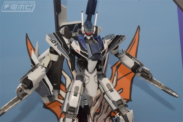 DX超合金 超时空要塞系列 VF-31AX 卡伊洛斯 进阶型（阿拉德·梅塔斯机）