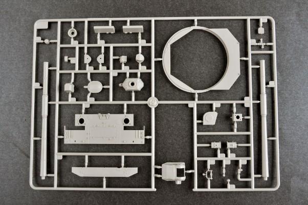 编号:09599 1/35 装甲车辆系列 俄罗斯2S25“章鱼”-SD轻型坦克