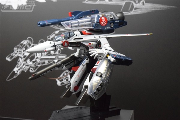 DX超合金 超时空要塞系列 剧场版 VF-1S 强袭女武神（一条辉机）原设版