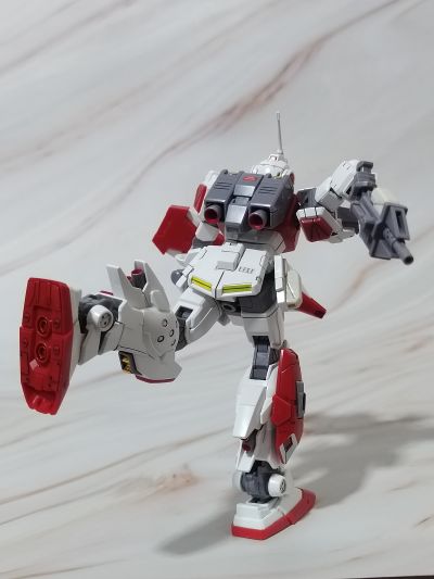 HG 机动战士高达 侵略者部队 红骑士