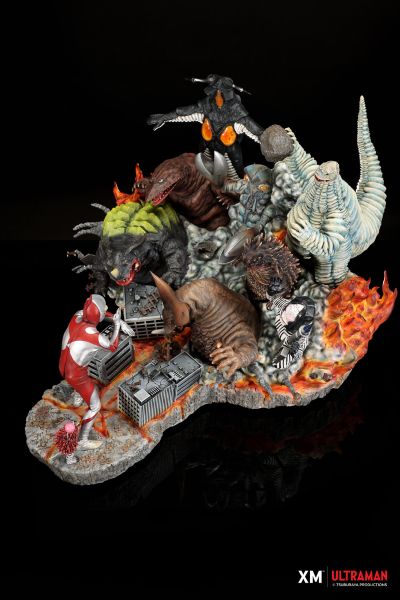 奥特曼 大战 怪兽 全身像