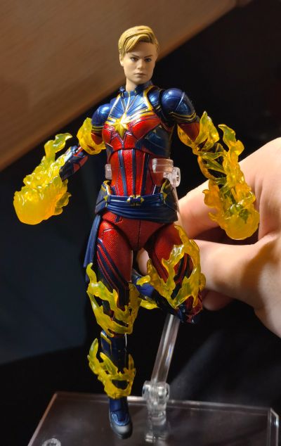 MAFEX No.163  复仇者联盟4 终局之战 惊奇队长(终局之战版)