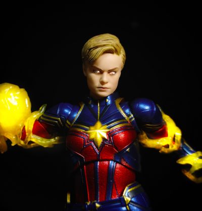 MAFEX No.163  复仇者联盟4 终局之战 惊奇队长(终局之战版)