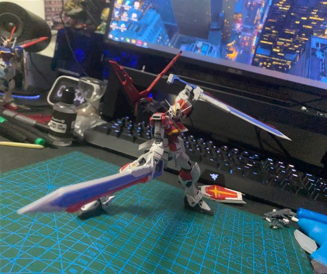 RG  巨剑型脉冲高达