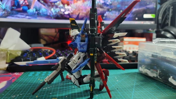 RG 1/144 翔翼型强袭高达