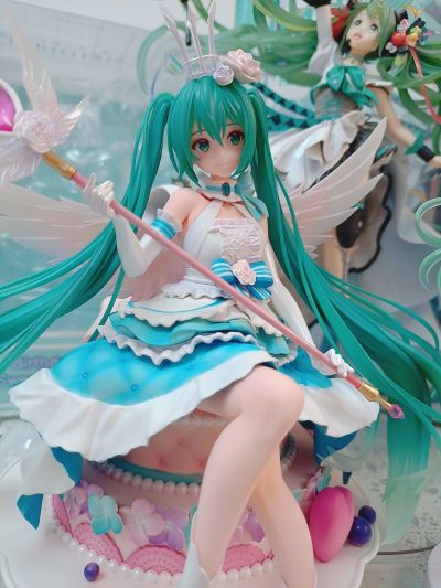 超级景品 “初音未来15周年纪念” 原画师：スオウ