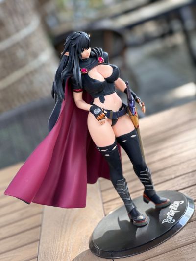 BASTARD！！(バスタード) 安雪丝・奈伊 -漆黑の雷帝-