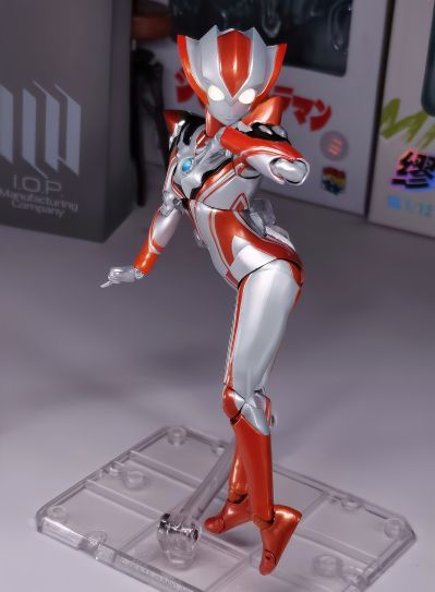 S.H.Figuarts 罗布奥特曼系列 格丽乔奥特曼