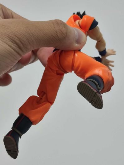 S.H.Figuarts  全力超级赛亚人 孙悟空