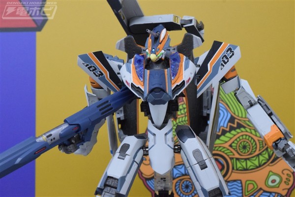 DX超合金 超时空要塞系列 VF-31AX 卡伊洛斯 进阶型 （查克·马斯坦格机）