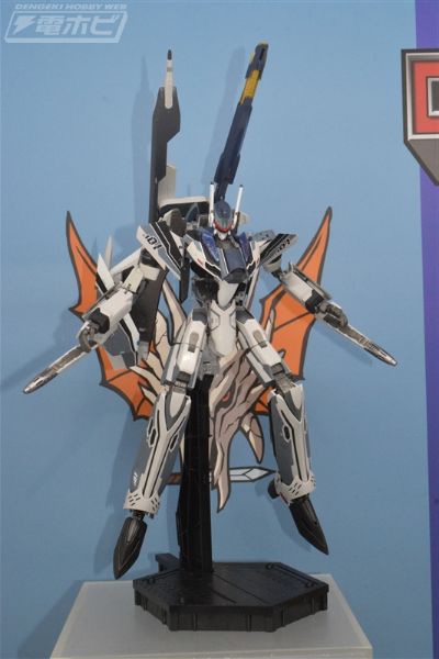 DX超合金 超时空要塞系列 VF-31AX 卡伊洛斯 进阶型（阿拉德·梅塔斯机）