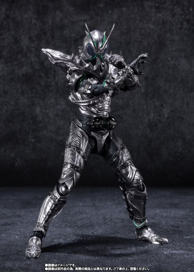 S.H.Figuarts 假面骑士暗日（BLACK SUN） 假面骑士影月