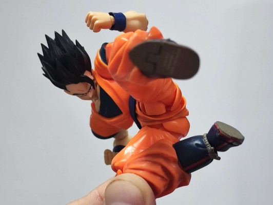 S.H.Figuarts  全力超级赛亚人 孙悟空