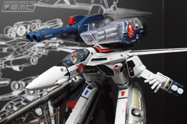 DX超合金 超时空要塞系列 剧场版 VF-1S 强袭女武神（一条辉机）原设版