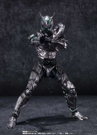 S.H.Figuarts 假面骑士暗日（BLACK SUN） 假面骑士影月