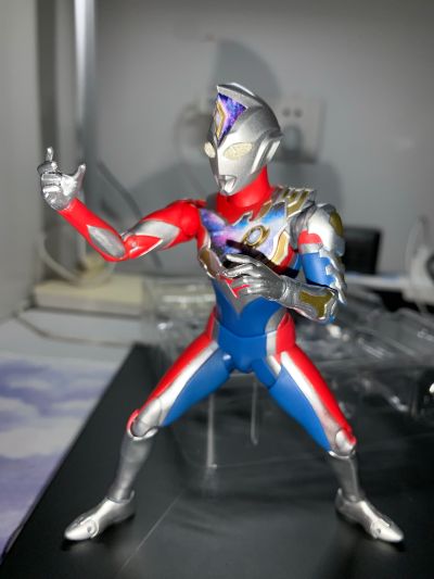 S.H.Figuarts 德凯奥特曼 闪亮型