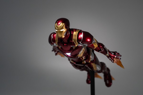 3Z0256 DLX系列 美国队长3：内战 钢铁侠 46号装甲