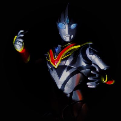 S.H.Figuarts  邪恶特利迦