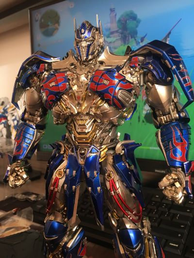 3Z0457 DLX 变形金刚5：最后的骑士 擎天柱