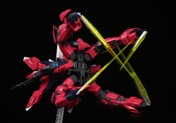 MG 1/100 神盾高达