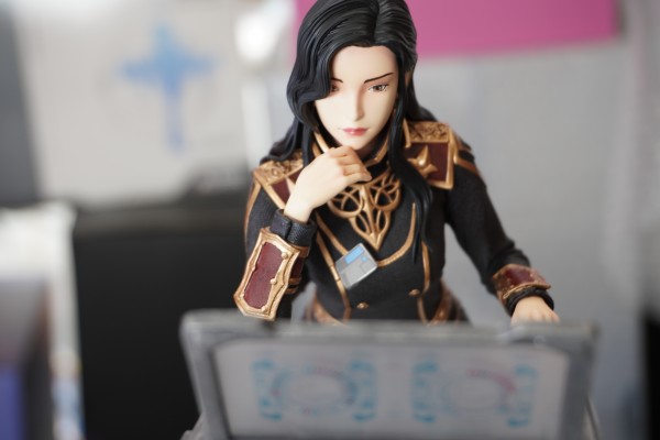 灵笼 灯塔指挥官 —— 镜南