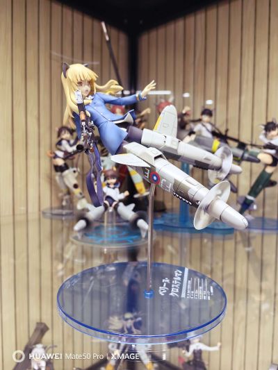 强袭魔女 ペリーヌ・クロステルマン  