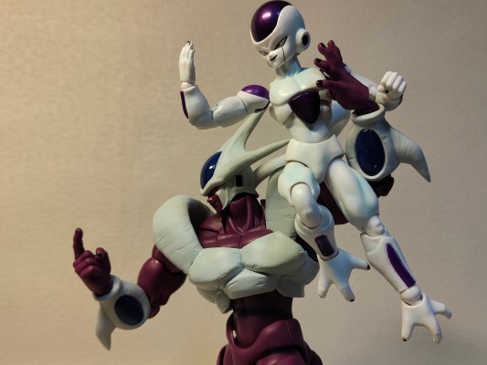 S.H.Figuarts  弗利萨 终极形态-复活