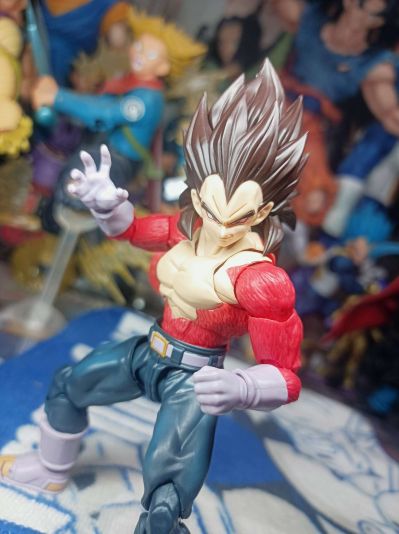 S.H.Figuarts 龙珠GT  超级赛亚人4 贝吉塔