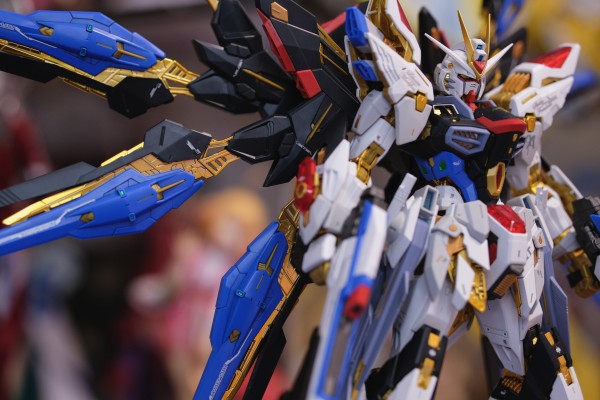 MGEX   1/100  强袭自由高达