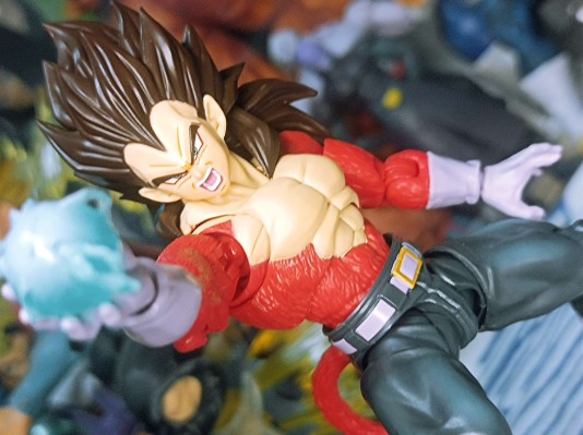 S.H.Figuarts 龙珠GT  超级赛亚人4 贝吉塔