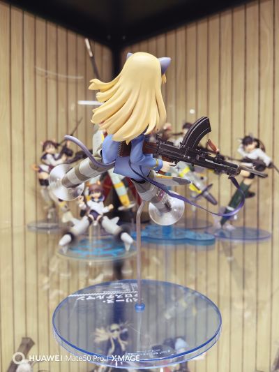 强袭魔女 ペリーヌ・クロステルマン  