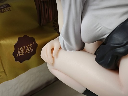 蹲下的JK 脱衣版