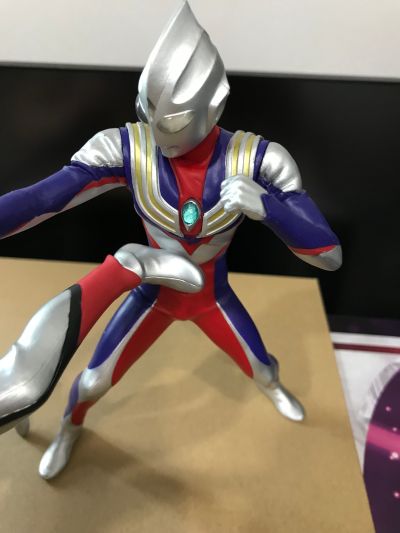 英雄勇像 迪迦奥特曼  假迪迦