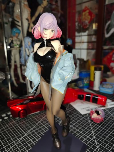 运动鞋×高开衩×口罩 露娜