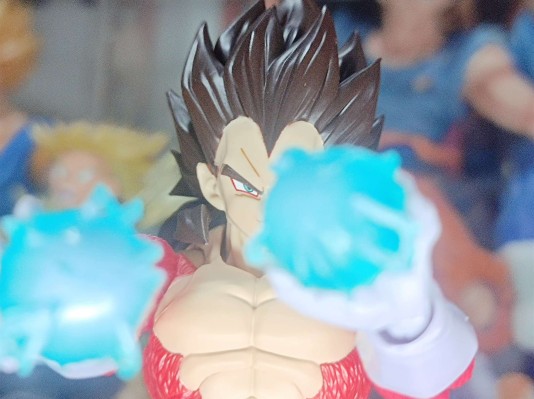 S.H.Figuarts 龙珠GT  超级赛亚人4 贝吉塔