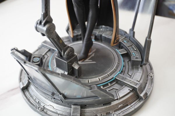 灵笼 灯塔指挥官 —— 镜南