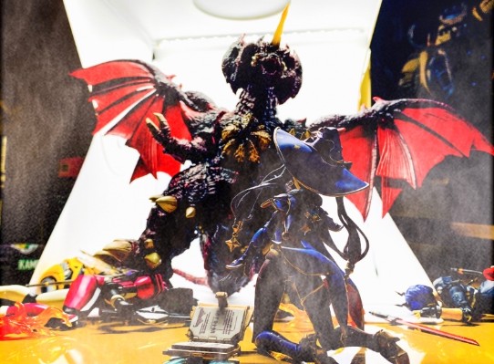 S.H.MonsterArts  戴斯特洛伊亚 （完全体） 特别配色版