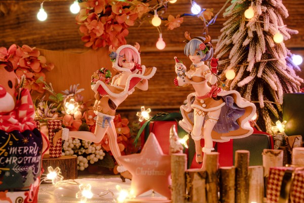 Revolve 雷姆&拉姆 驯鹿女仆 拍