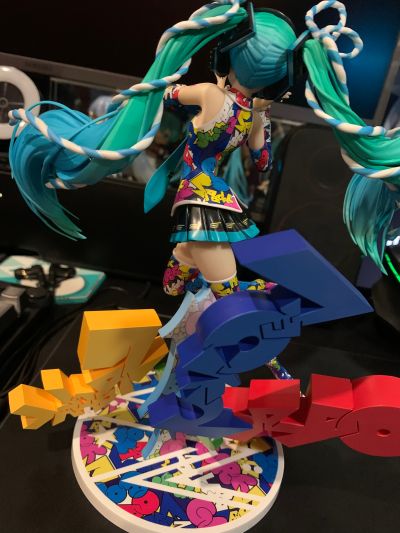 初音未来 MIKU EXPO 5周年纪念歌曲 / Lucky☆Orb: UTA X KASOKU