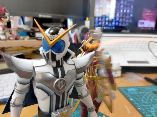 S.H.Figuarts 暴太郎战队咚兄弟 全开凯撒黑