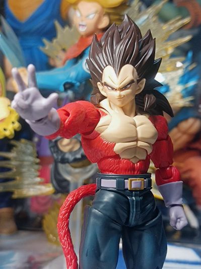 S.H.Figuarts 龙珠GT  超级赛亚人4 贝吉塔
