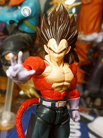 S.H.Figuarts 龙珠GT  超级赛亚人4 贝吉塔