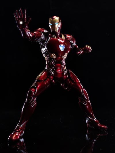 3Z0249 DLX 复仇者联盟3：无限战争 钢铁侠 50号装甲