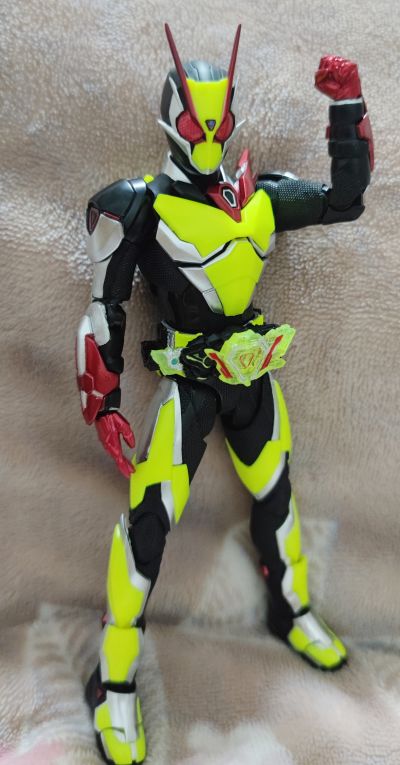 S.H.Figuarts  假面骑士零二（伊兹版）