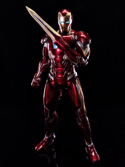 3Z0249 DLX 复仇者联盟3：无限战争 钢铁侠 50号装甲