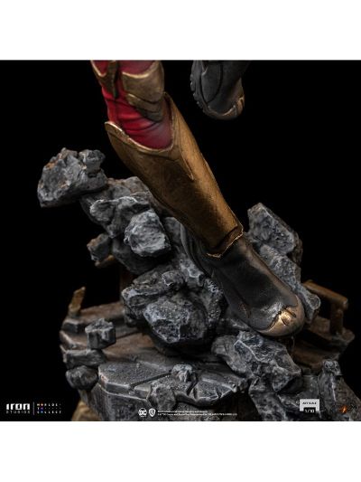 黑亚当（电影） 鹰侠